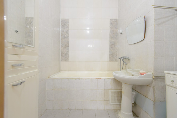 Продам трехкомнатную (3-комн.) квартиру, Туполева ул, 9/2, Ростов-на-Дону г