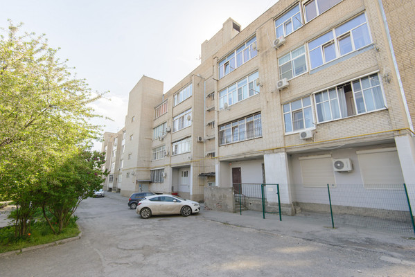 Продам трехкомнатную (3-комн.) квартиру, Туполева ул, 9/2, Ростов-на-Дону г