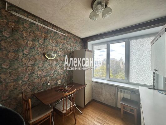 Продам двухкомнатную (2-комн.) квартиру, Бестужевская ул, 81, Санкт-Петербург г