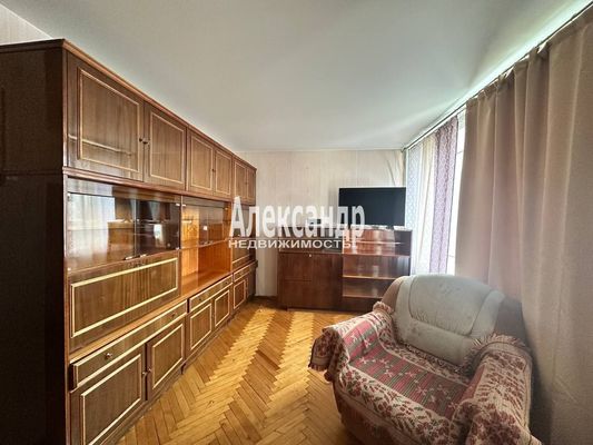 Продам двухкомнатную (2-комн.) квартиру, Бестужевская ул, 81, Санкт-Петербург г