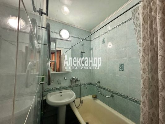 Продам двухкомнатную (2-комн.) квартиру, Бестужевская ул, 81, Санкт-Петербург г