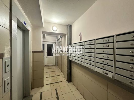 Продам двухкомнатную (2-комн.) квартиру, Бестужевская ул, 81, Санкт-Петербург г