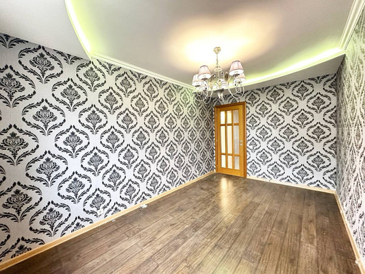 Продам трехкомнатную (3-комн.) квартиру, Солнечный б-р, 7, Лопатино рп