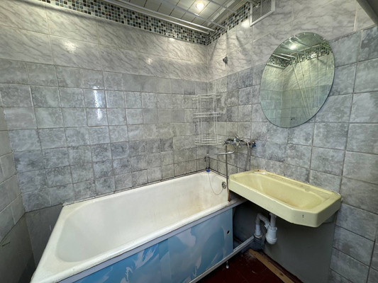 Продам трехкомнатную (3-комн.) квартиру, Московский пр-кт, 26к2, Комсомольск-на-Амуре г