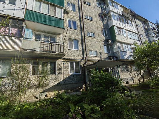 Продам трехкомнатную (3-комн.) квартиру, Интернациональная ул, 14, Белореченск г