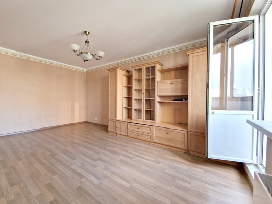 Продам однокомнатную (1-комн.) квартиру, Грекова ул, 11, Москва г