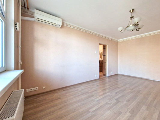 Продам однокомнатную (1-комн.) квартиру, Грекова ул, 11, Москва г