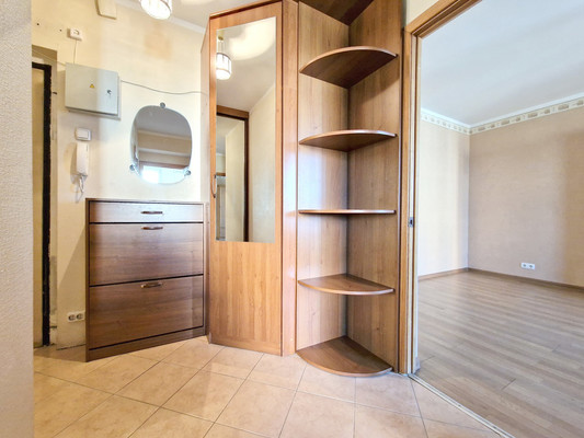 Продам однокомнатную (1-комн.) квартиру, Грекова ул, 11, Москва г