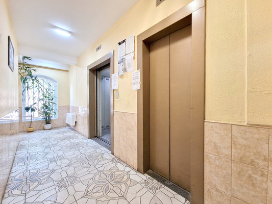 Продам однокомнатную (1-комн.) квартиру, Грекова ул, 11, Москва г