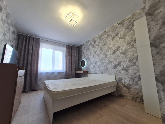 Продам трехкомнатную (3-комн.) квартиру, Почтовая ул, 15к2, Комсомольск-на-Амуре г