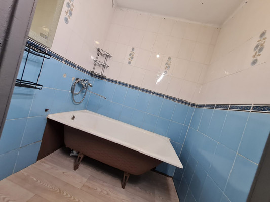 Продам трехкомнатную (3-комн.) квартиру, Почтовая ул, 15к2, Комсомольск-на-Амуре г