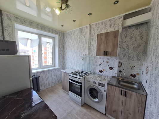 Продам трехкомнатную (3-комн.) квартиру, Почтовая ул, 15к2, Комсомольск-на-Амуре г