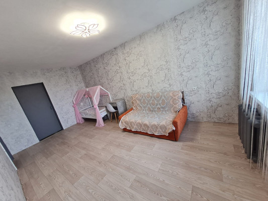 Продам трехкомнатную (3-комн.) квартиру, Почтовая ул, 15к2, Комсомольск-на-Амуре г