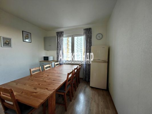 Продам многокомнатную квартиру, Муринская дор, 14к2, Санкт-Петербург г
