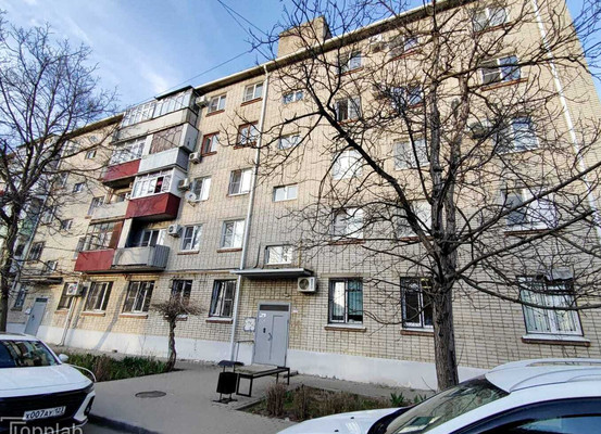 Продам трехкомнатную (3-комн.) квартиру, Ленина ул, 123, Белореченск г