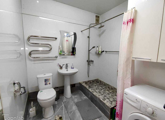 Продам трехкомнатную (3-комн.) квартиру, Ленина ул, 123, Белореченск г