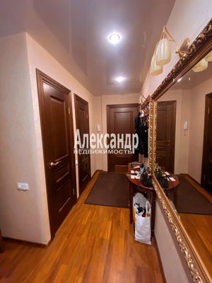 Продам трехкомнатную (3-комн.) квартиру, Ленина пр-кт, 28, Кириши г