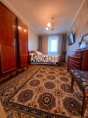 Продам трехкомнатную (3-комн.) квартиру, Ленина пр-кт, 28, Кириши г