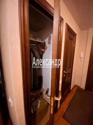 Продам трехкомнатную (3-комн.) квартиру, Ленина пр-кт, 28, Кириши г