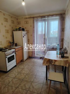 Продам однокомнатную (1-комн.) квартиру, Новая ул, 7к3, Мурино п