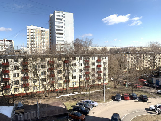 Продам однокомнатную (1-комн.) квартиру, Сиреневый б-р, 44к1, Москва г