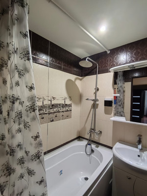 Продам двухкомнатную (2-комн.) квартиру, Звездная ул, 37, Туапсе г