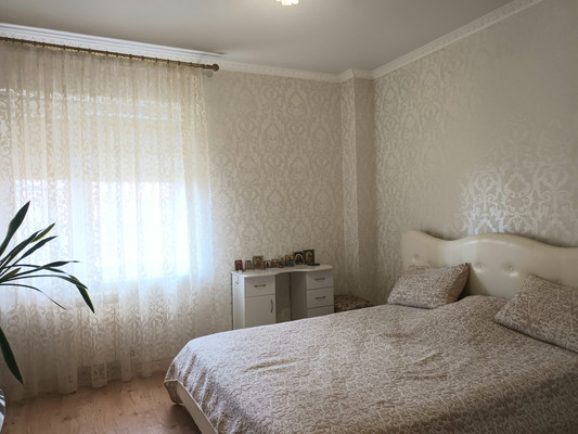 Продам трехкомнатную (3-комн.) квартиру, Северная Звезда ул, 7к1, Батайск г