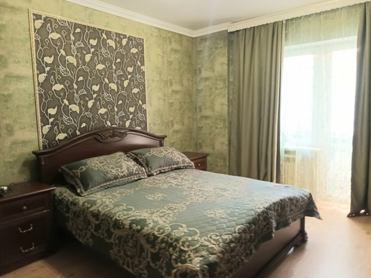 Продам трехкомнатную (3-комн.) квартиру, Северная Звезда ул, 7к1, Батайск г