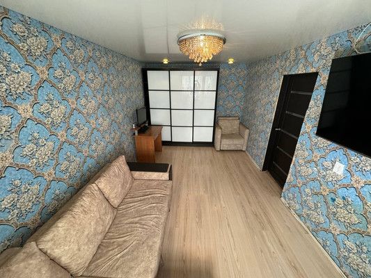 Продам двухкомнатную (2-комн.) квартиру, Юности б-р, 6к2, Комсомольск-на-Амуре г