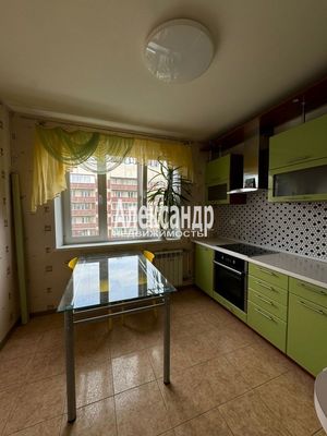 Продам трехкомнатную (3-комн.) квартиру, Щербакова ул, 4/18, Санкт-Петербург г