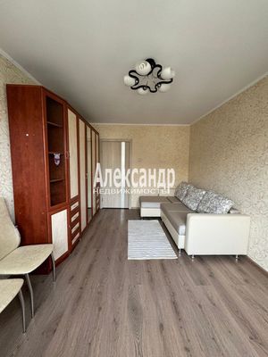 Продам трехкомнатную (3-комн.) квартиру, Щербакова ул, 4/18, Санкт-Петербург г