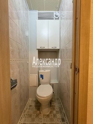 Продам трехкомнатную (3-комн.) квартиру, Щербакова ул, 4/18, Санкт-Петербург г
