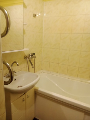 Продам двухкомнатную (2-комн.) квартиру, Свердлова ул, 40, Нижний Тагил г