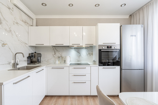 Продам двухкомнатную (2-комн.) квартиру, Победы пр-кт, 139ак2, Казань г