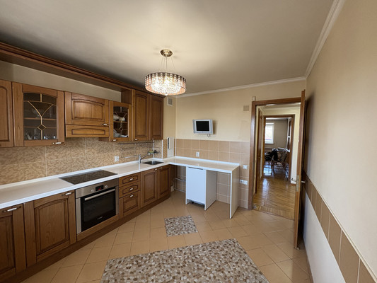 Продам трехкомнатную (3-комн.) квартиру, Гоголя ул, 38, Иркутск г