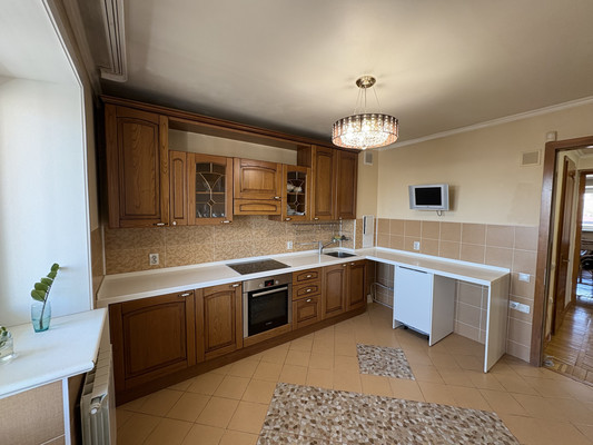 Продам трехкомнатную (3-комн.) квартиру, Гоголя ул, 38, Иркутск г