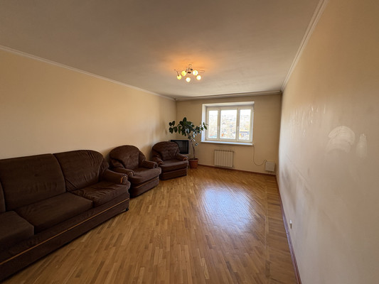 Продам трехкомнатную (3-комн.) квартиру, Гоголя ул, 38, Иркутск г