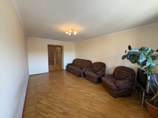 Продам трехкомнатную (3-комн.) квартиру, Гоголя ул, 38, Иркутск г