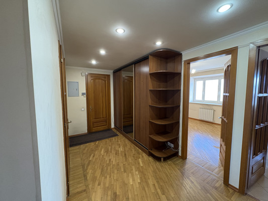 Продам трехкомнатную (3-комн.) квартиру, Гоголя ул, 38, Иркутск г