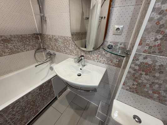 Продам трехкомнатную (3-комн.) квартиру, Гоголя ул, 38, Иркутск г