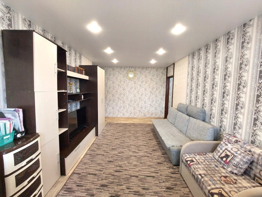 Продам двухкомнатную (2-комн.) квартиру, Кулахметова ул, 14, Казань г