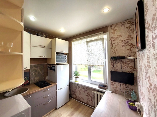 Продам двухкомнатную (2-комн.) квартиру, Кулахметова ул, 14, Казань г