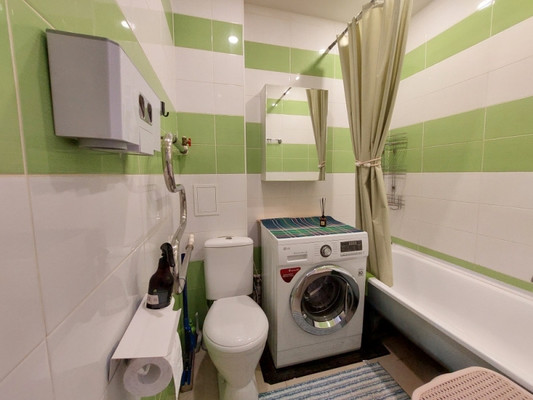 Продам двухкомнатную (2-комн.) квартиру, Кулахметова ул, 14, Казань г