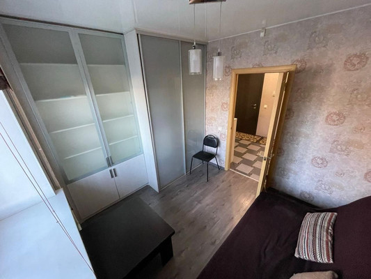 Продам трехкомнатную (3-комн.) квартиру, Верности ул, 13а, Санкт-Петербург г