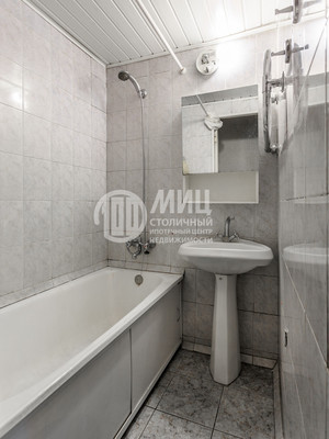 Продам двухкомнатную (2-комн.) квартиру, Новосибирская ул, 6к1, Москва г