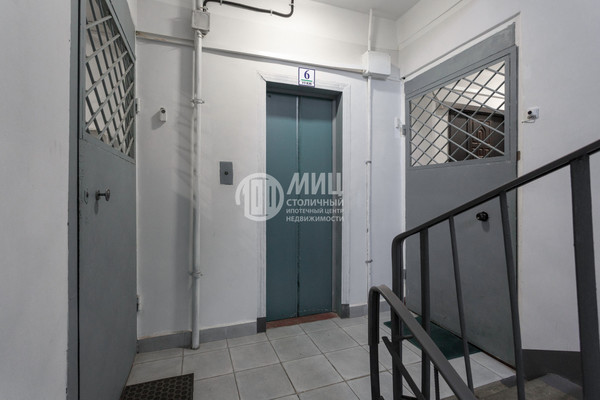 Продам двухкомнатную (2-комн.) квартиру, Новосибирская ул, 6к1, Москва г