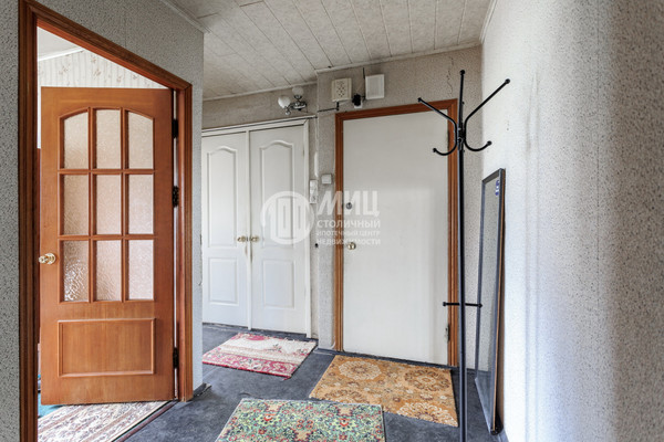 Продам двухкомнатную (2-комн.) квартиру, Новосибирская ул, 6к1, Москва г