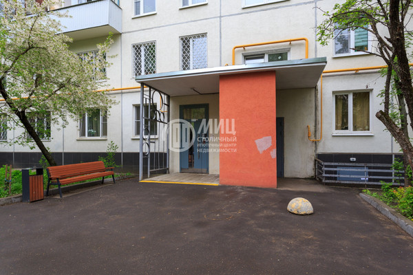 Продам двухкомнатную (2-комн.) квартиру, Новосибирская ул, 6к1, Москва г