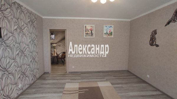 Продам двухкомнатную (2-комн.) квартиру, Загородная ул, 43к5, Колпино г