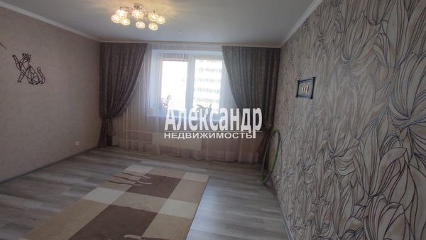 Продам двухкомнатную (2-комн.) квартиру, Загородная ул, 43к5, Колпино г